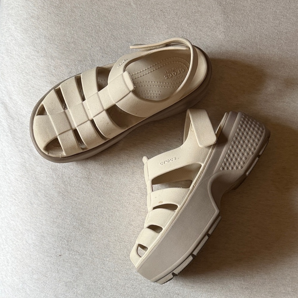 CROCS Platform Fisherman Sandal in Off-White